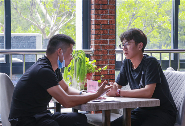 就業(yè)保障丨千企萬崗進校園，助力學子精準就業(yè)！