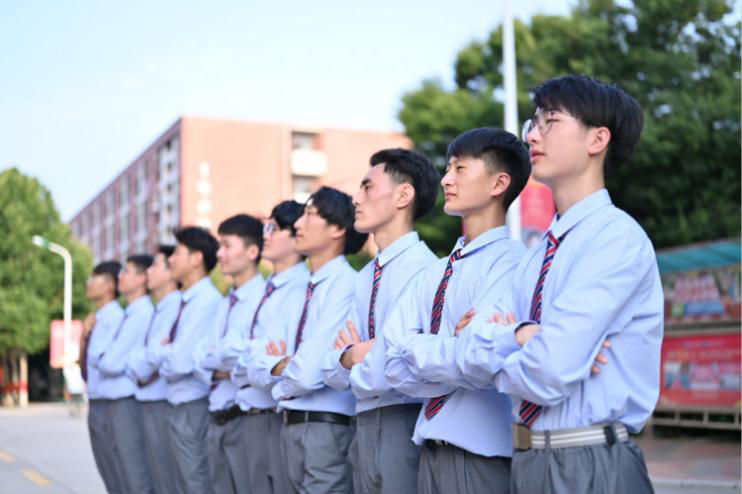 職業(yè)教育托舉新希望，如何選擇一所好學校？
