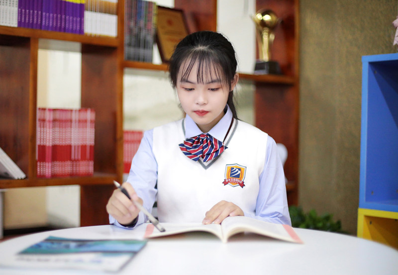 初<a href=http://njxh.cn target=_blank class=infotextkey>高中</a>女生學(xué)什么<a href=http://njxh.cn target=_blank class=infotextkey>專業(yè)</a>好？女生最吃香的互聯(lián)網(wǎng)熱門<a href=http://njxh.cn target=_blank class=infotextkey>專業(yè)</a>排名出爐！