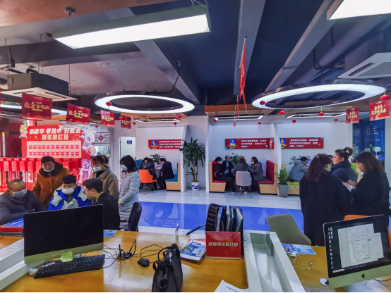 南京新華電腦專修學(xué)院330校園專場咨詢?nèi)栈顒映晒εe辦！