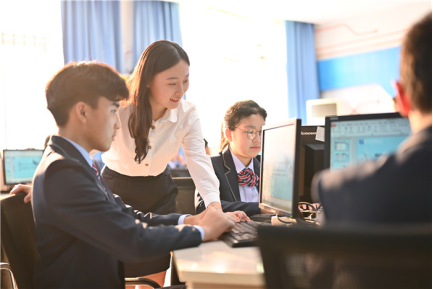 速來圍觀！知名演員直播探校，為高薪<a href=http://njxh.cn target=_blank class=infotextkey>專業(yè)</a>代言！