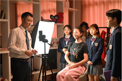 速來圍觀！知名演員直播探校，為高薪<a href=http://njxh.cn target=_blank class=infotextkey>專業(yè)</a>代言！