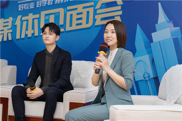 馬可來新華重拾校園生活，青春“競”是精彩！