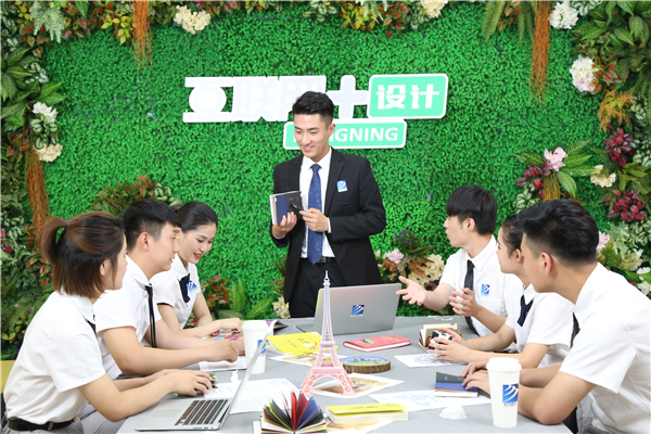 職教大品牌新華電腦教育“洞察職教，預(yù)見未來”