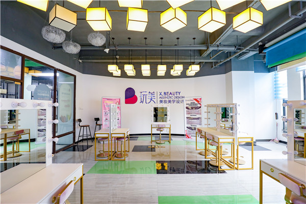 <a href=http://njxh.cn target=_blank class=infotextkey>專業(yè)</a>介紹|用互聯網的方式打開美妝與形象設計