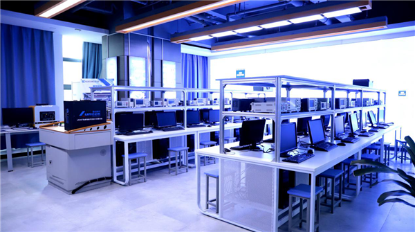 南京新華電腦專修學校智能芯片封裝與檢測新<a href=http://njxh.cn target=_blank class=infotextkey>專業(yè)</a>正式發(fā)布！