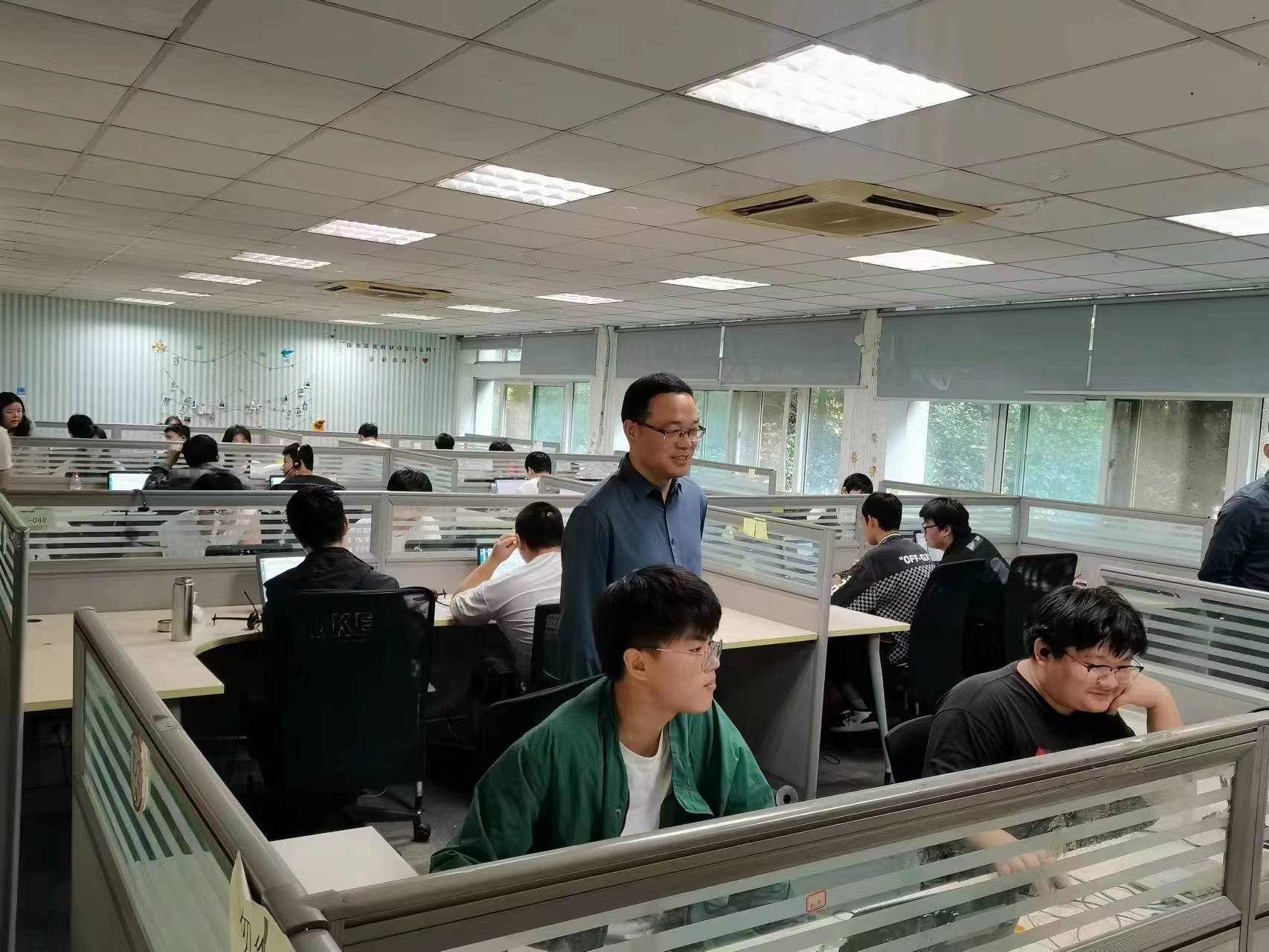 回訪企業(yè)實習學生，關懷職業(yè)成長道路