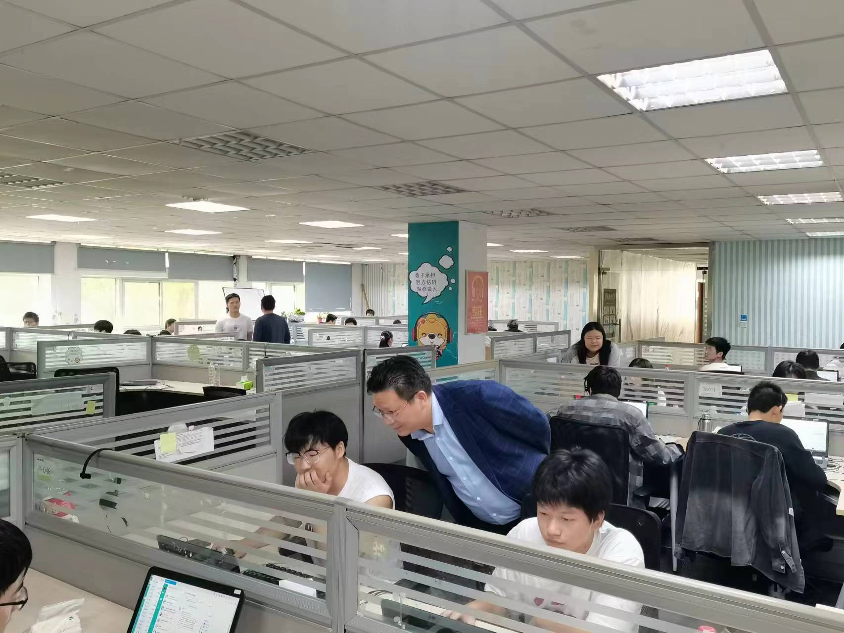 回訪企業(yè)實習學生，關懷職業(yè)成長道路