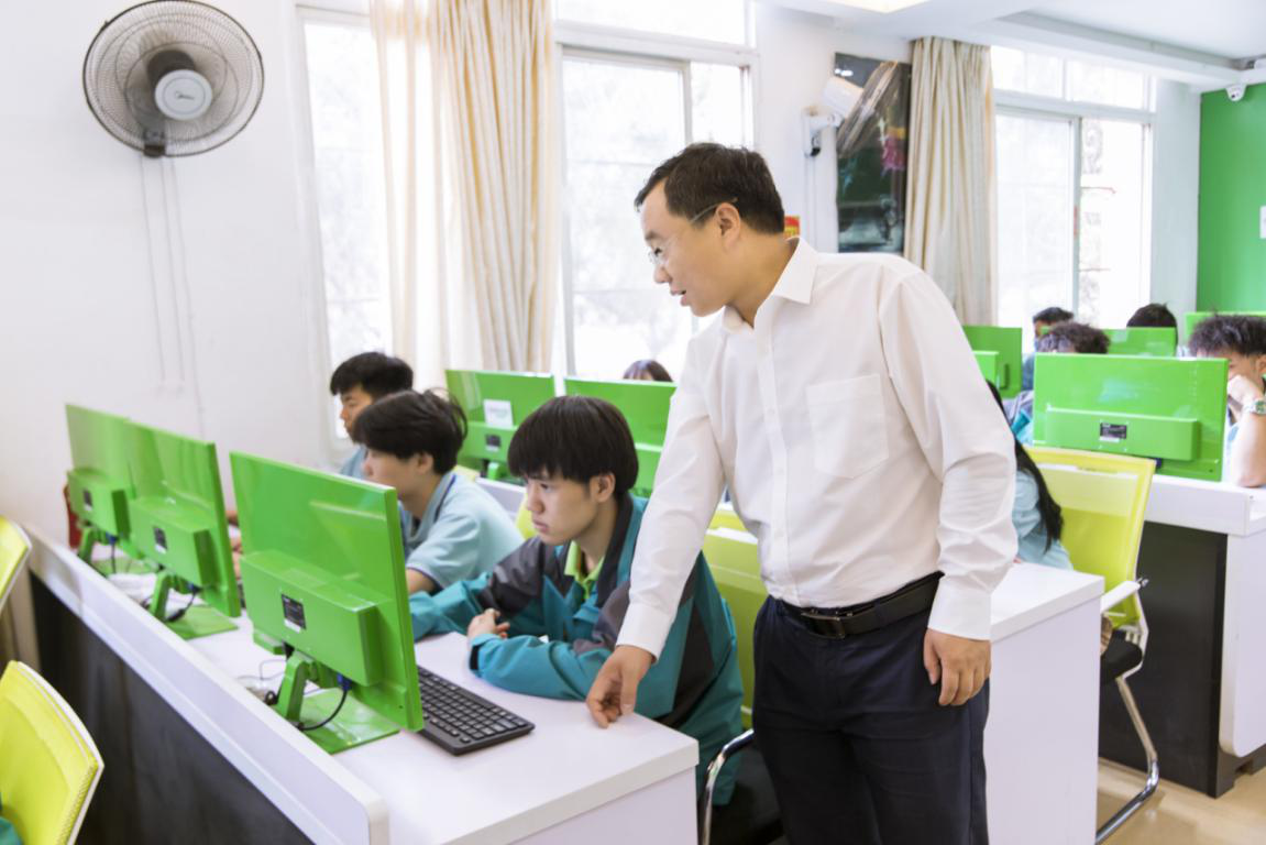 專業(yè)榜樣 | 砥礪前行 時(shí)代風(fēng)向！