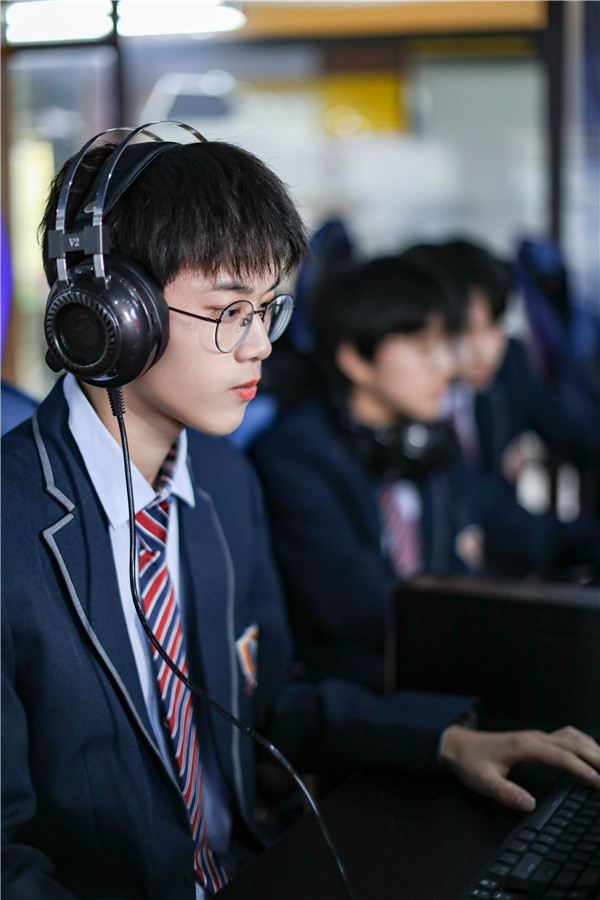 動漫游戲產(chǎn)業(yè)釋放千億潛力 電競
